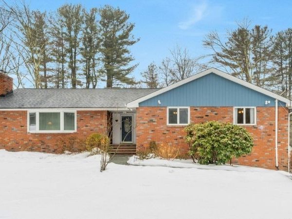 299 Stonetown Rd, Ringwood, NJ 07456