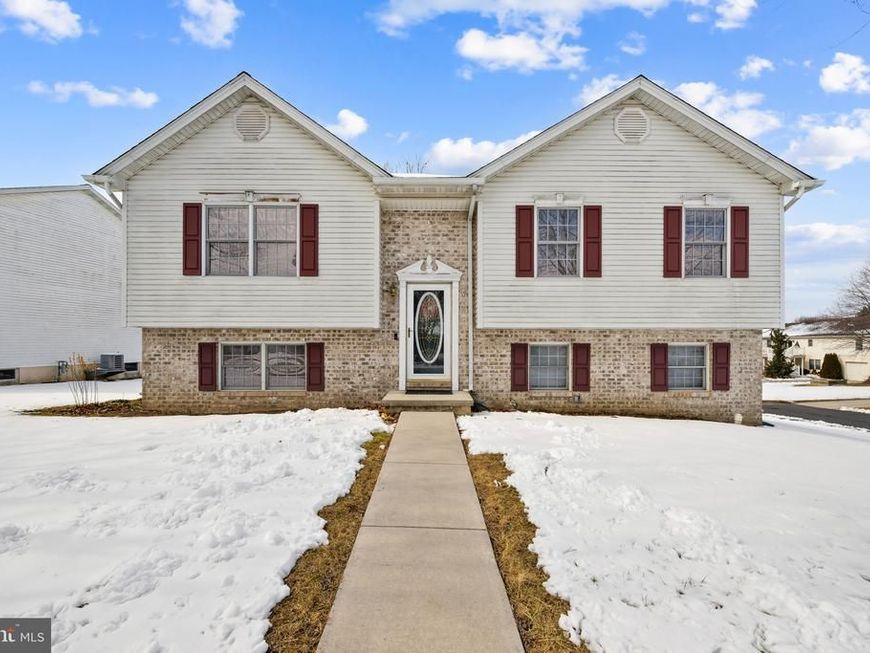 11 Yorktowne Court, Littlestown, PA 17340 Main Photo