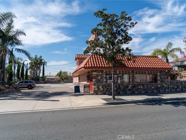 8836 Sierra, Fontana, CA 92335