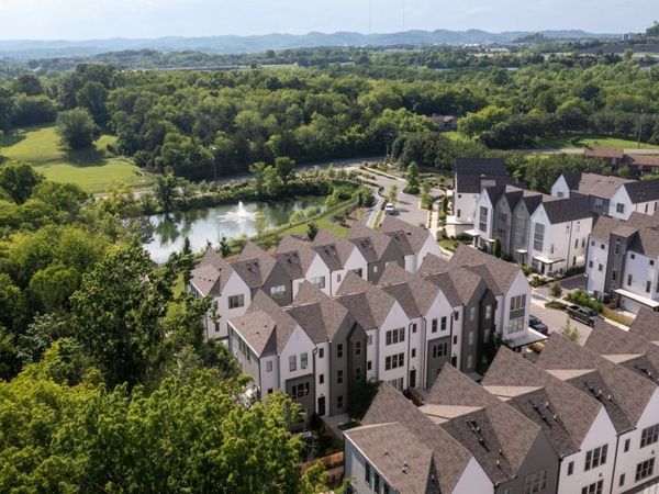 323 E Village Ln , Nashville, TN 37216