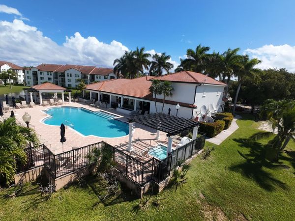 401 Villa Circle, Boynton Beach, FL 33435