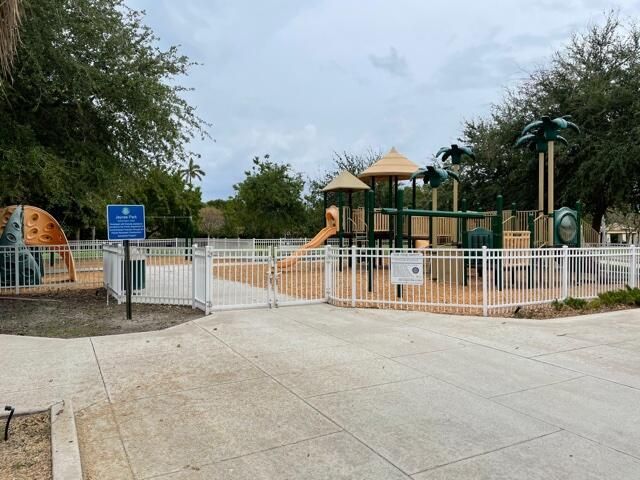 401 Villa Circle, Boynton Beach, FL 33435 Photo