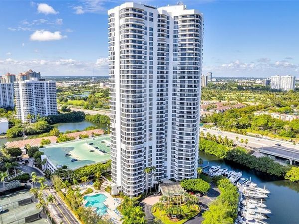 3500 Mystic Pointe Dr, Unit 3404, Aventura, FL 33180