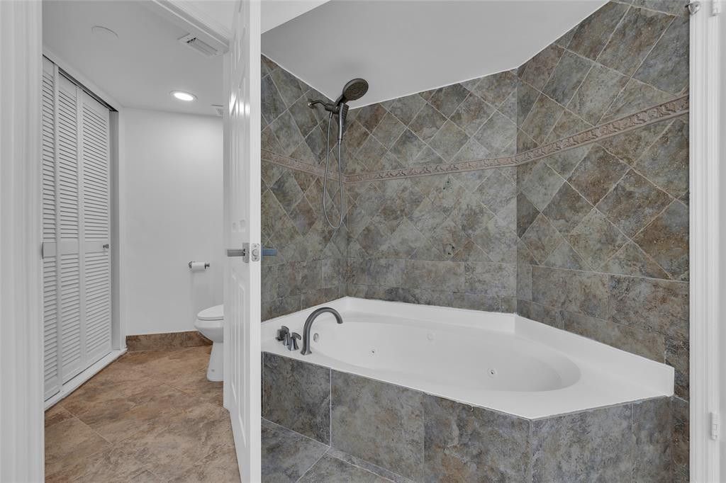 3500 Mystic Pointe Drive, Unit 3404, Aventura, FL 33180 Photo