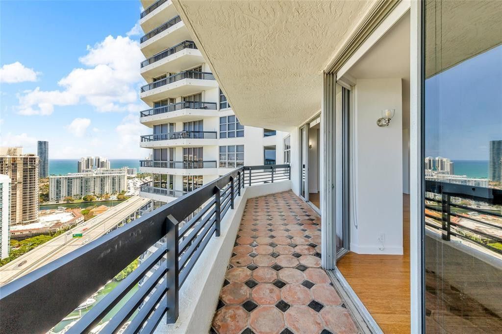 3500 Mystic Pointe Drive, Unit 3404, Aventura, FL 33180 Photo