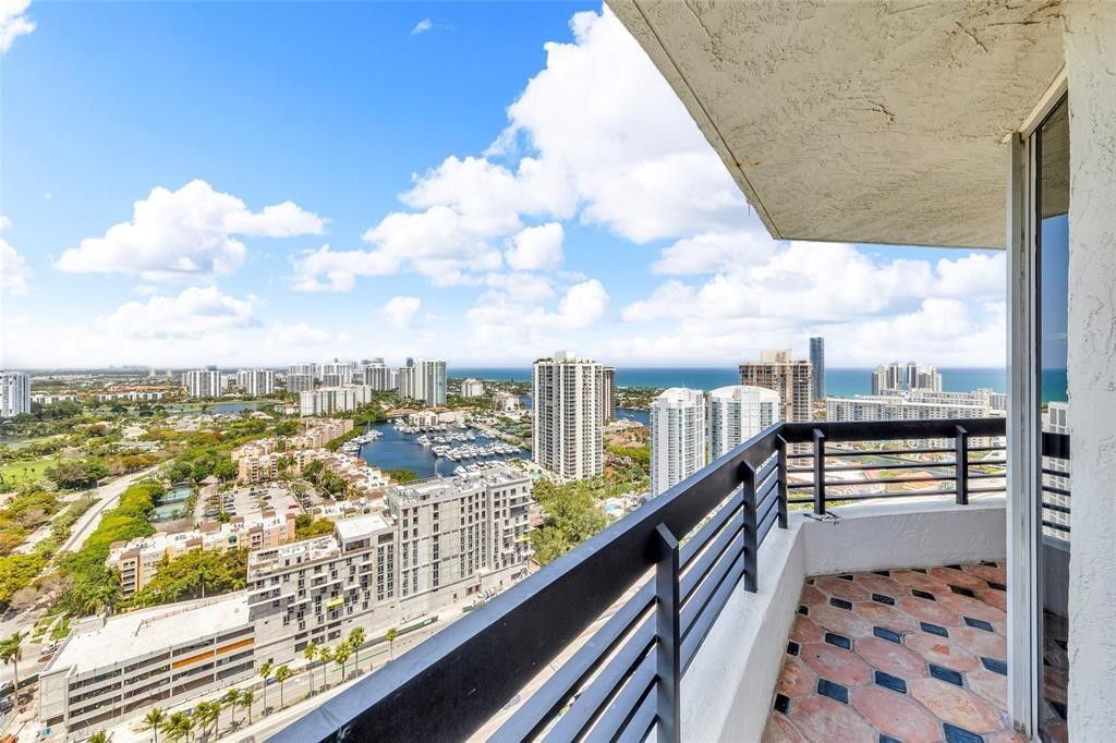 3500 Mystic Pointe Drive, Unit 3404, Aventura, FL 33180 Photo