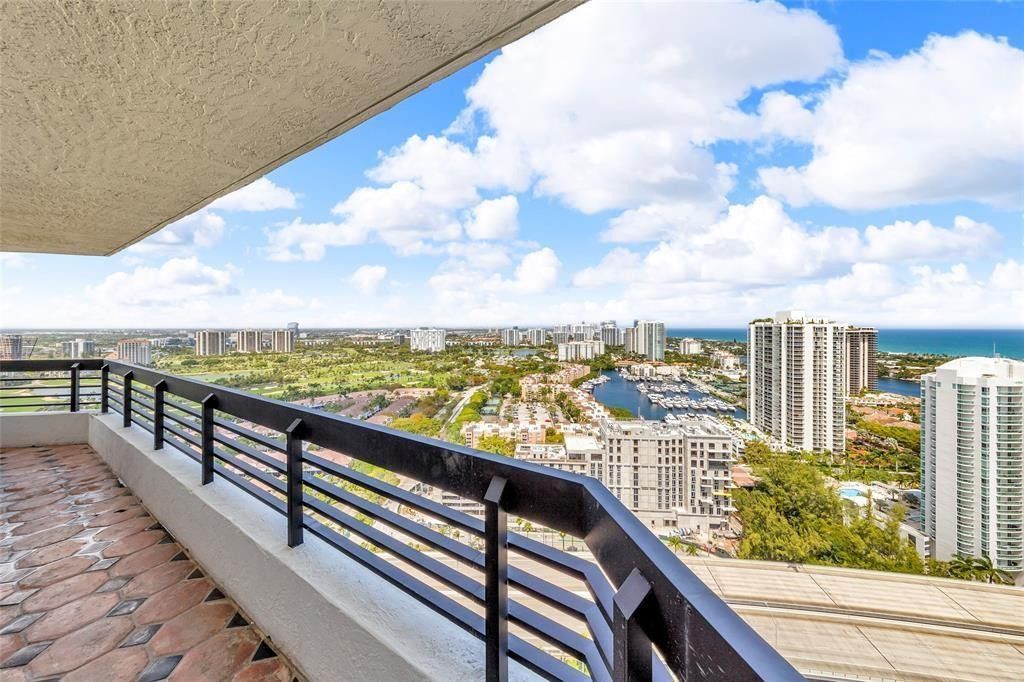 3500 Mystic Pointe Drive, Unit 3404, Aventura, FL 33180 Photo