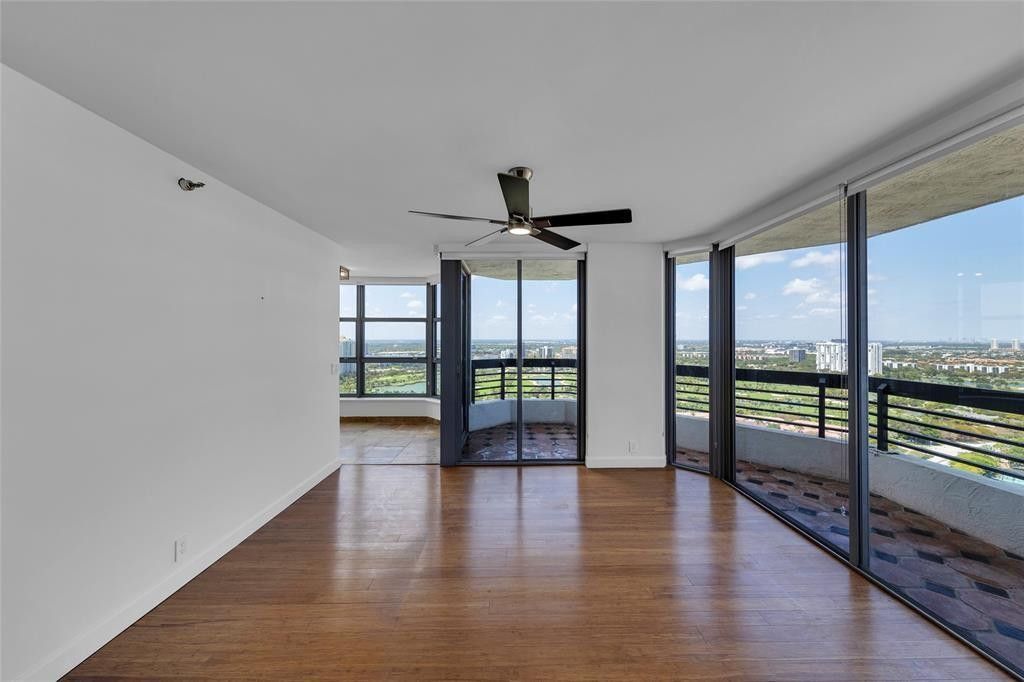 3500 Mystic Pointe Drive, Unit 3404, Aventura, FL 33180 Photo