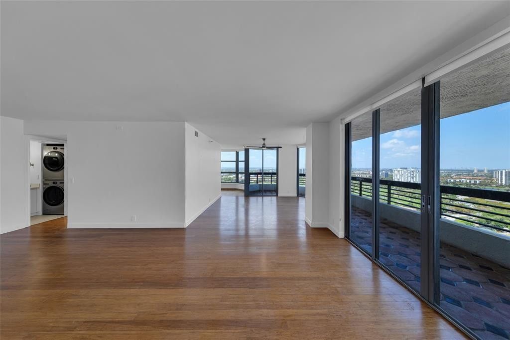 3500 Mystic Pointe Drive, Unit 3404, Aventura, FL 33180 Photo