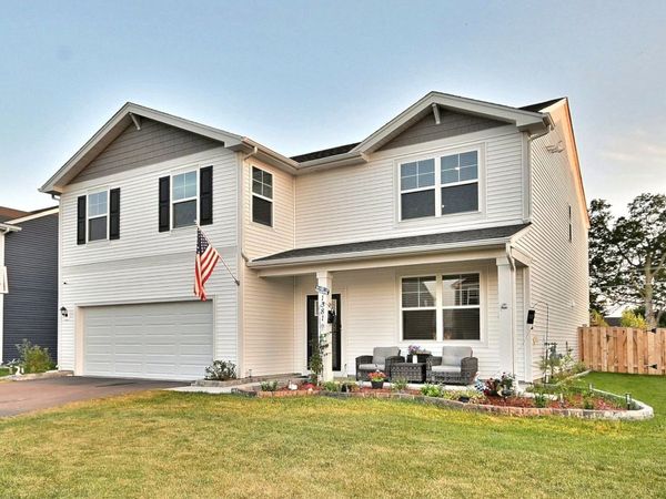 1381 Vineyard Lane , Pingree Grove, IL 60140