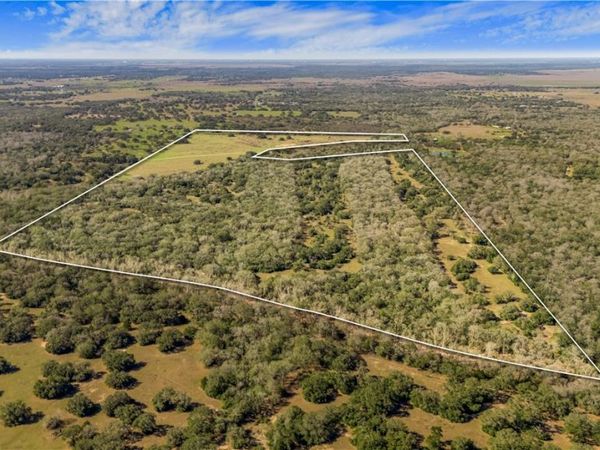 1662 Jentry Road , Inez, TX 77968