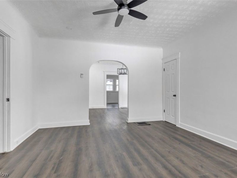 12104 Osceola Avenue, Cleveland, OH 44108 Photo 12