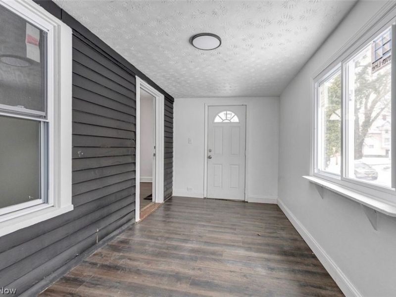 12104 Osceola Avenue, Cleveland, OH 44108 Photo 2