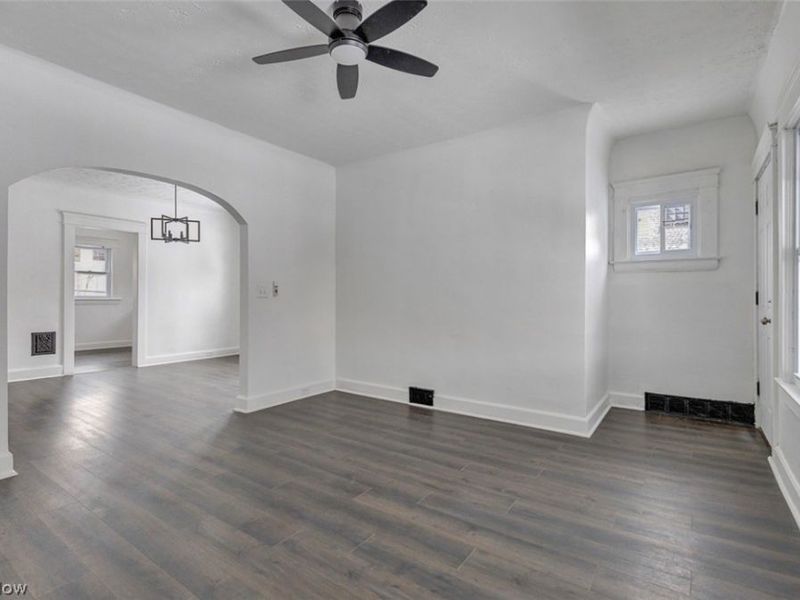 12104 Osceola Avenue, Cleveland, OH 44108 Photo 3