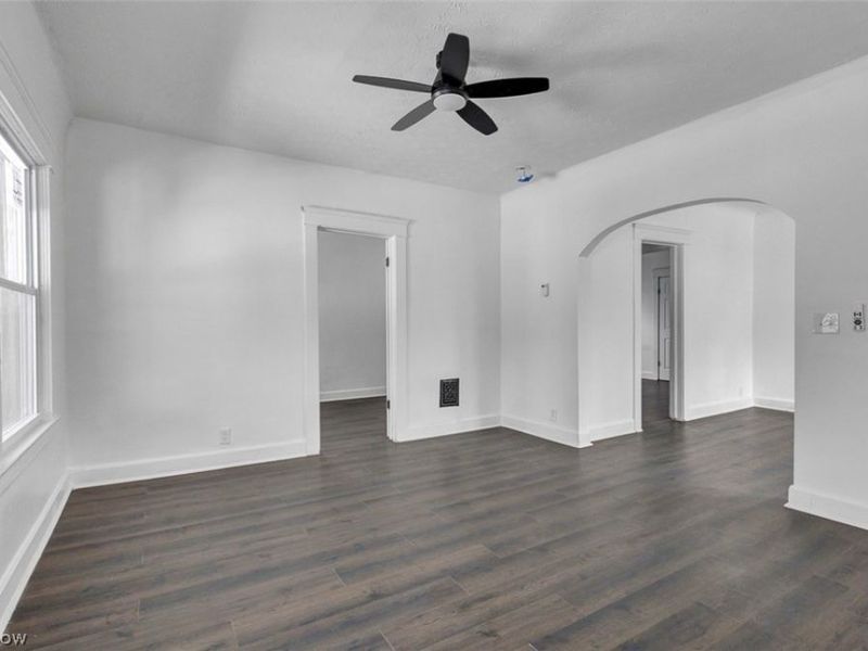 12104 Osceola Avenue, Cleveland, OH 44108 Photo 4