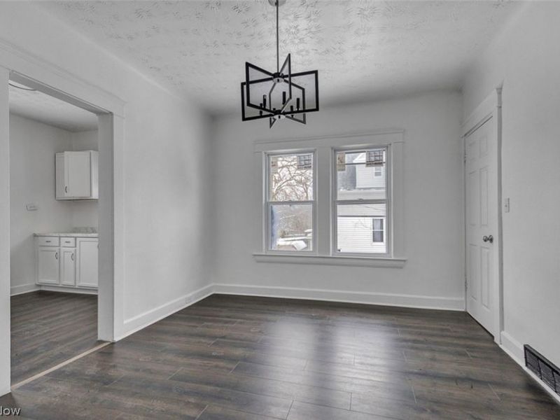 12104 Osceola Avenue, Cleveland, OH 44108 Photo 5