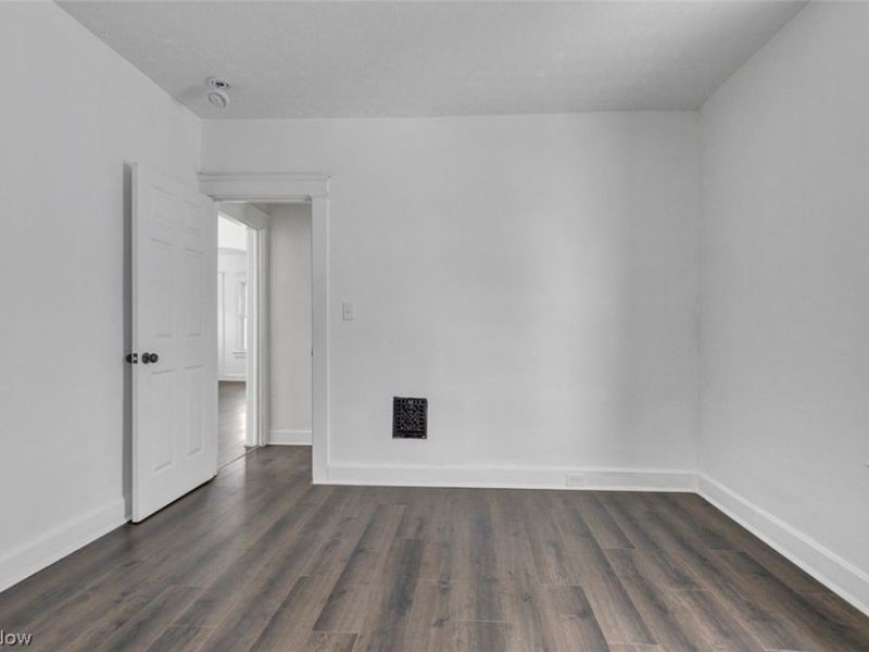 12104 Osceola Avenue, Cleveland, OH 44108 Photo 9