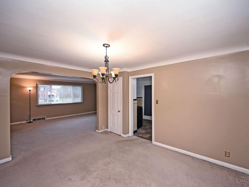 7552 Montgomery Road, Sycamore Township, OH 45236 Photo 11