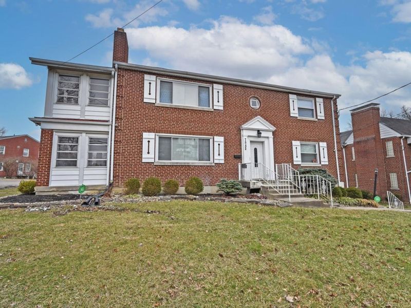 7552 Montgomery Road, Sycamore Township, OH 45236 Photo 2