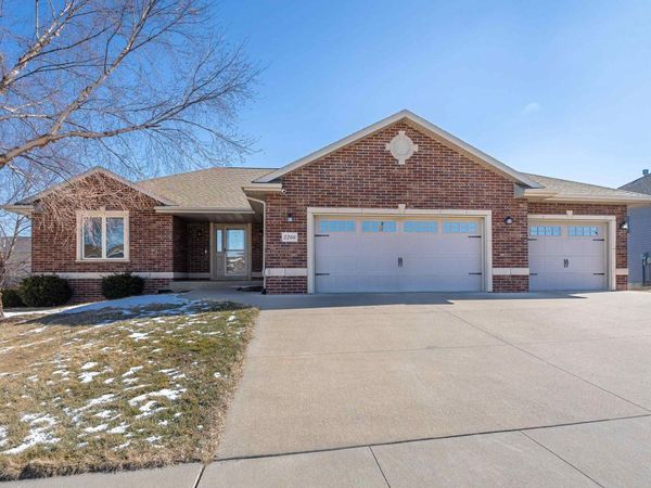2266 Antler Ridge Drive, Dubuque, IA 52002