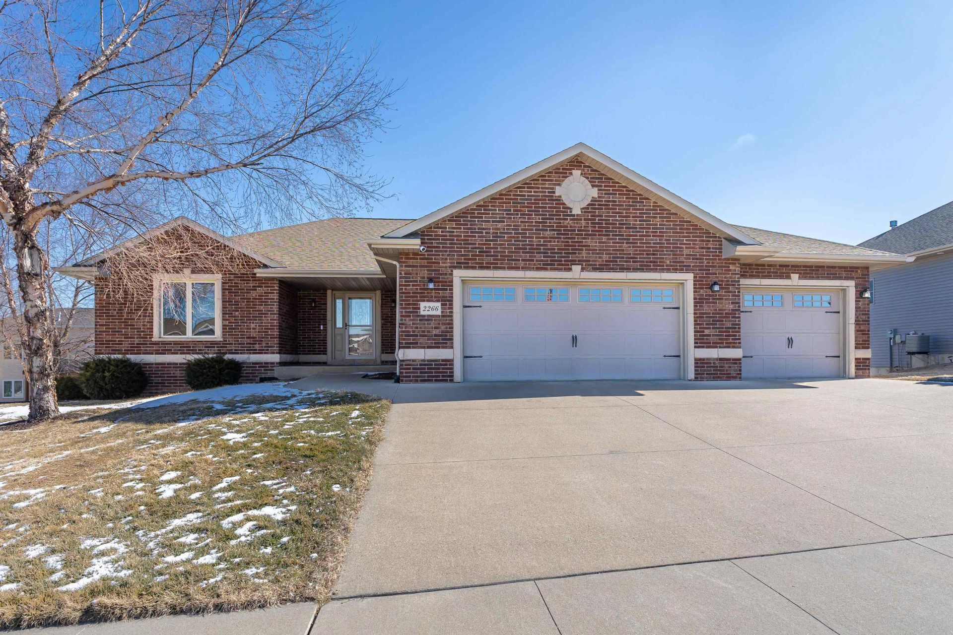 2266 Antler Ridge Drive, Dubuque, IA 52002 Main Photo