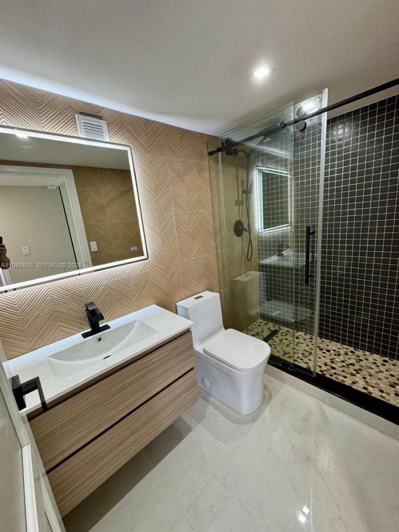 17021 N Bay Rd, Unit 814, Sunny Isles Beach, FL 33160 Photo