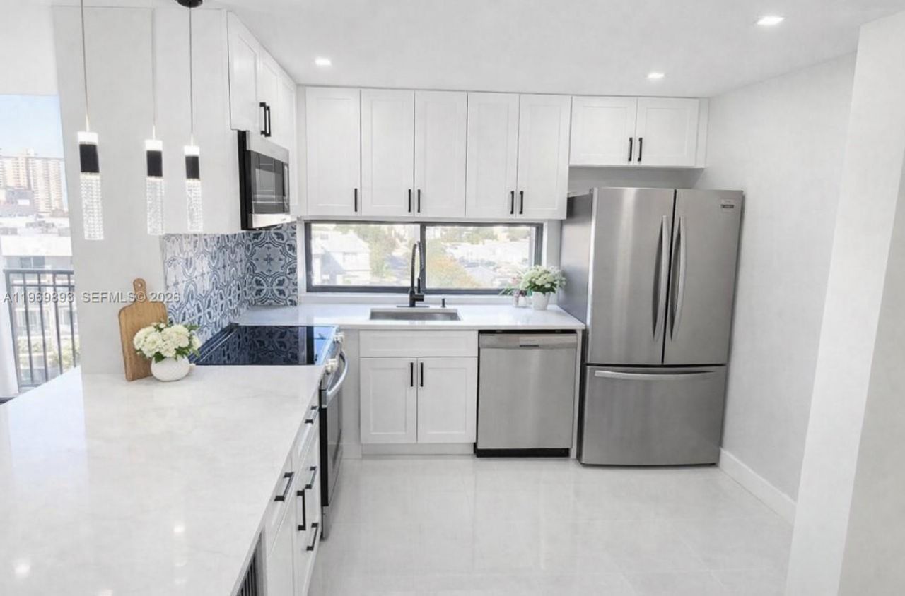 17021 N Bay Rd, Unit 814, Sunny Isles Beach, FL 33160 Photo