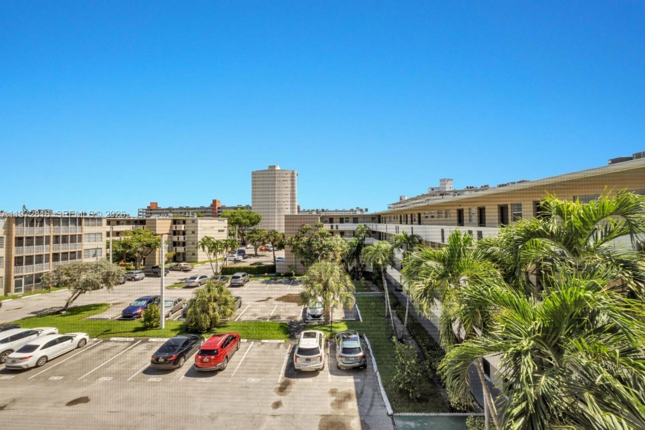 1680 NE 191st St, Unit 415-2, Miami, FL 33179 Photo