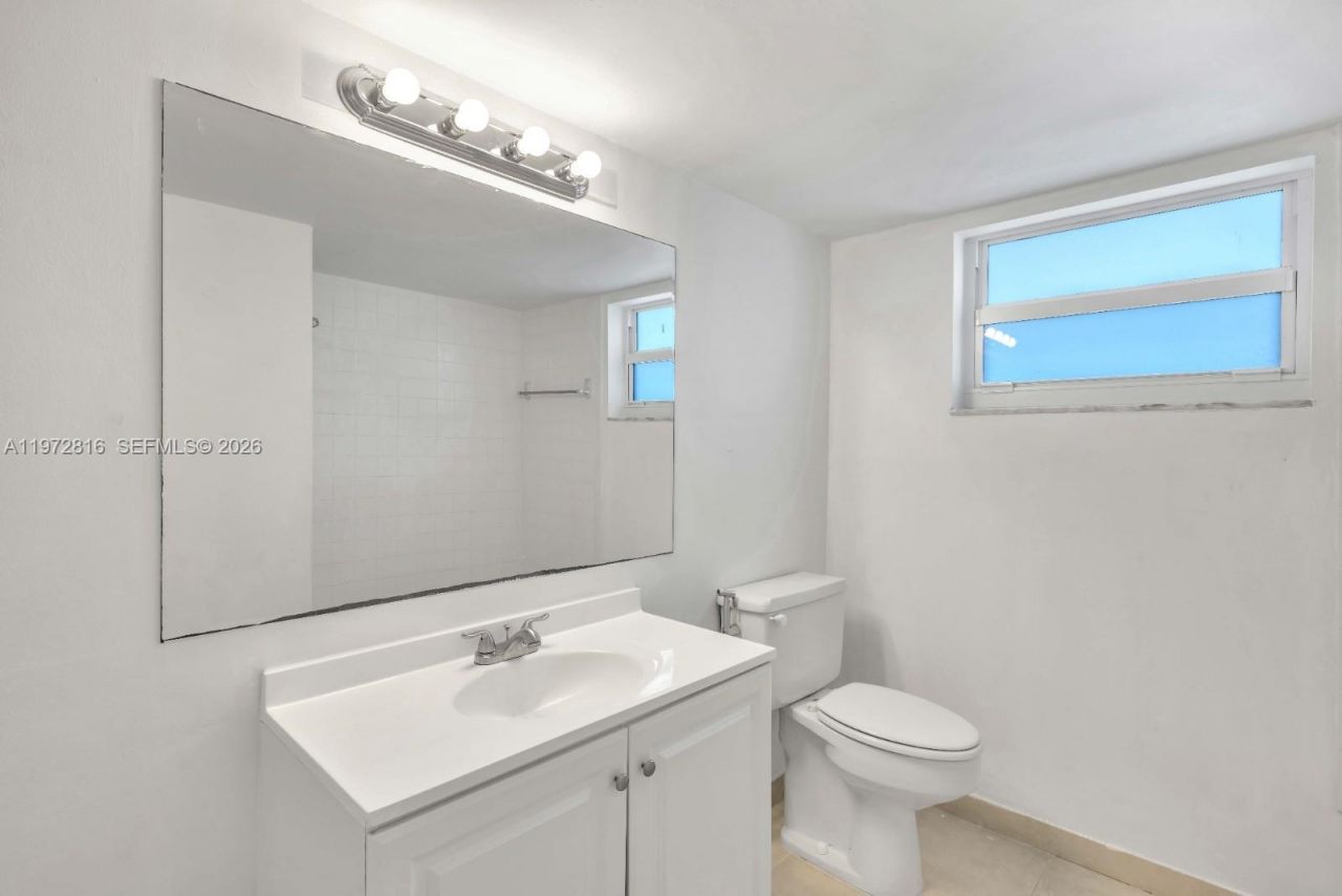 1680 NE 191st St, Unit 415-2, Miami, FL 33179 Photo