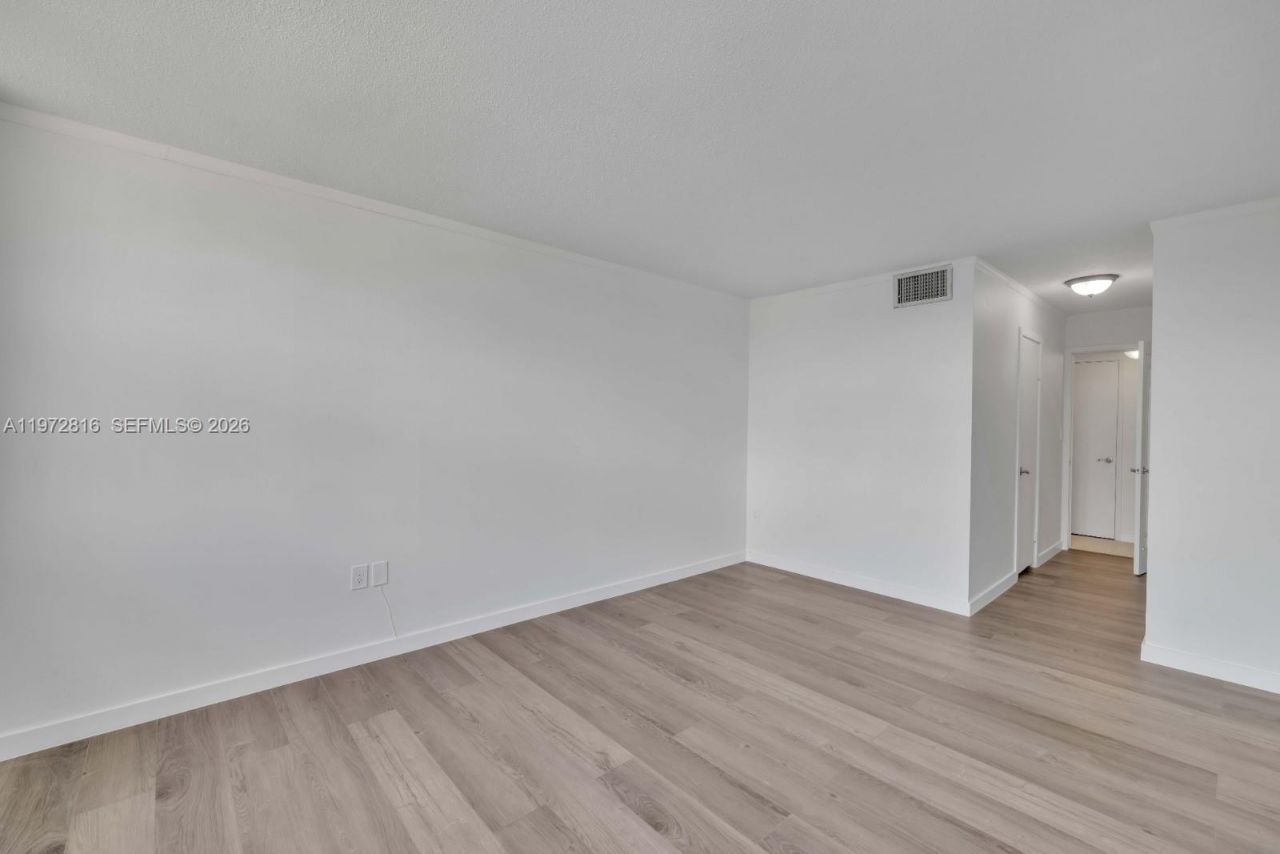 1680 NE 191st St, Unit 415-2, Miami, FL 33179 Photo