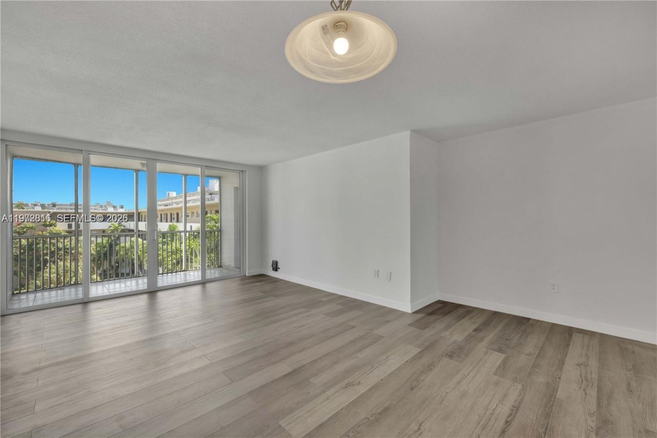 1680 NE 191st St, Unit 415-2, Miami, FL 33179 Photo