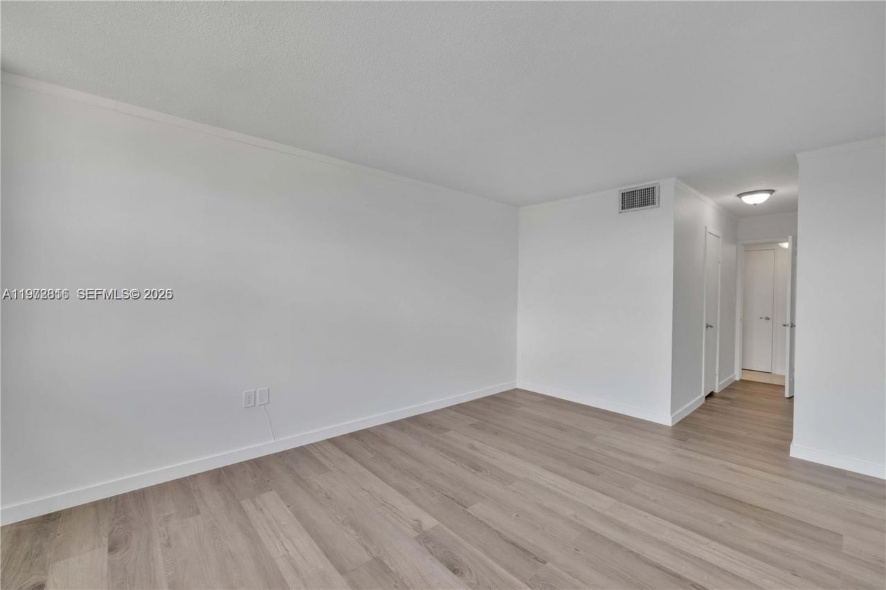 1680 NE 191st St, Unit 415-2, Miami, FL 33179 Photo