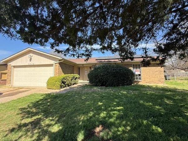 3313 Oak Timber Drive, Forest Hill, TX 76119