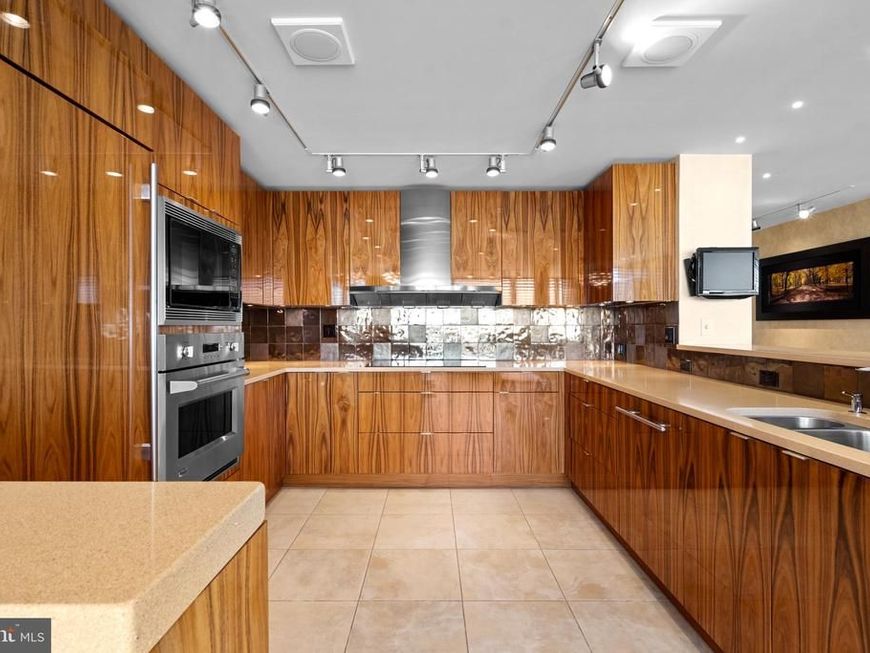 233 S 6th Street, Unit 2009, Philadelphia, PA 19106 Main Photo