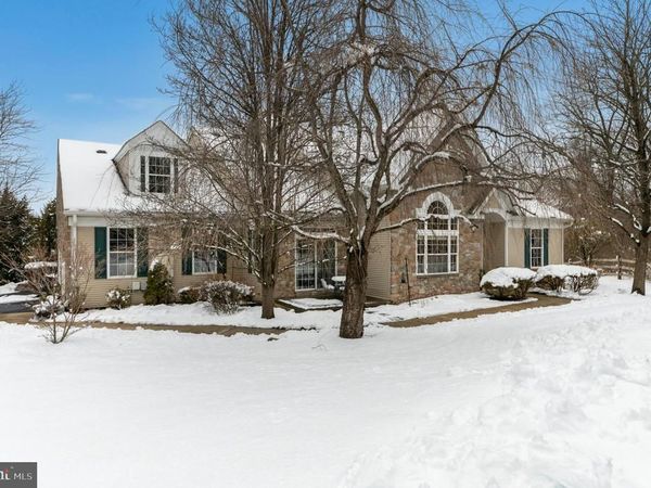 1895 CARYN DRIVE, HELLERTOWN, PA 18055