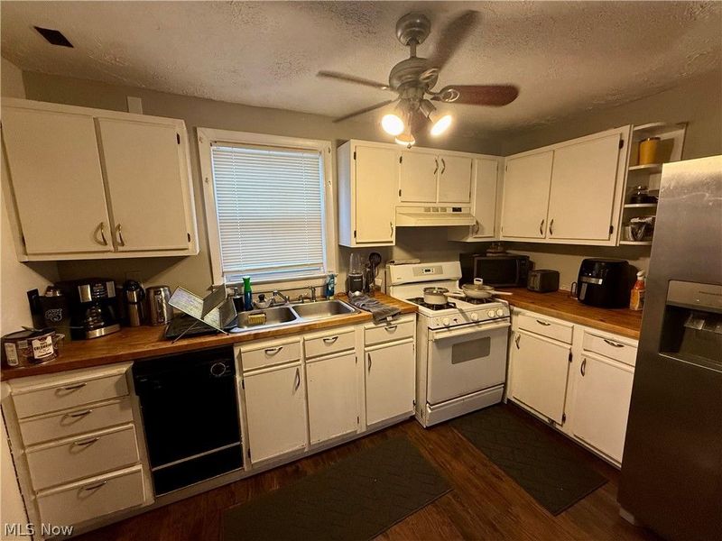 1984 W 52nd Street, Cleveland, OH 44102 Photo 8