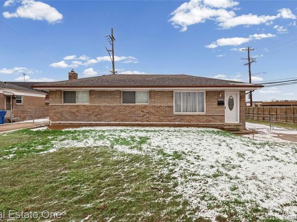 32955 Hawthorne Drive, Warren, MI 48092