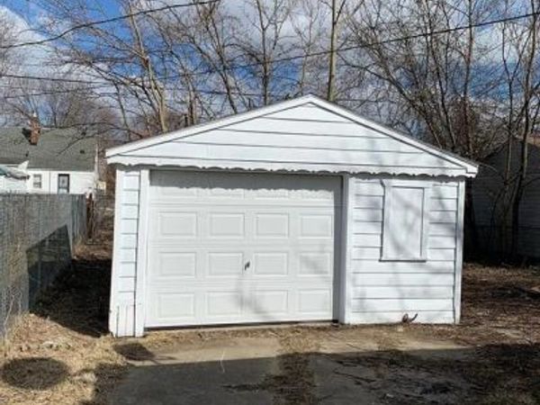 20244 Oakfield Street, Detroit, MI 48235