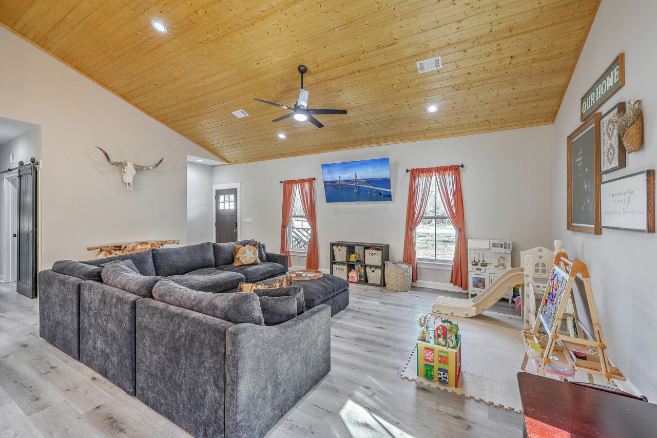 1691 Bennett Circle Photo 10