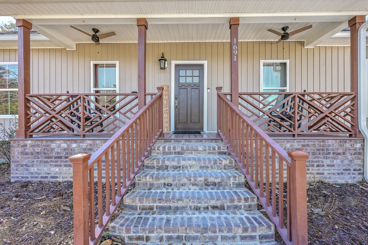 1691 Bennett Circle Photo 5