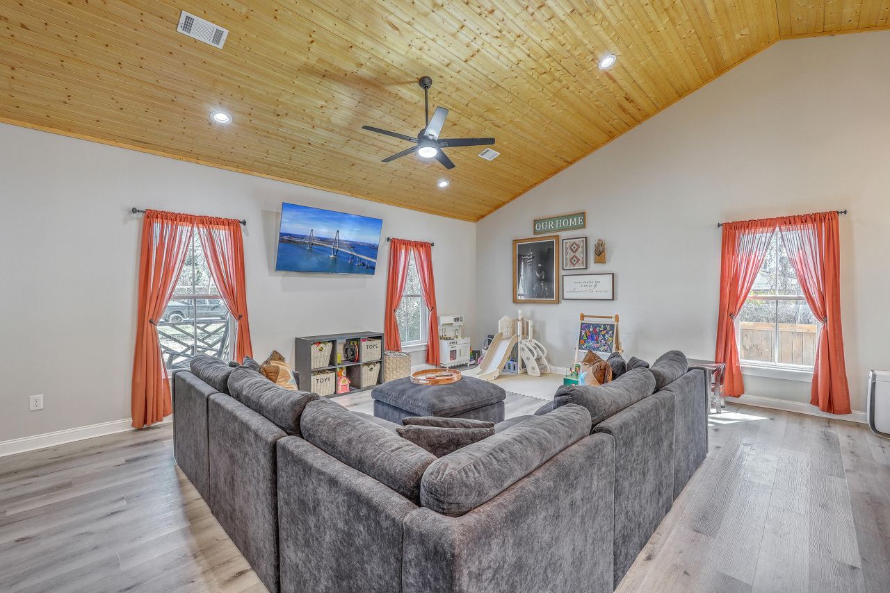 1691 Bennett Circle Photo 9