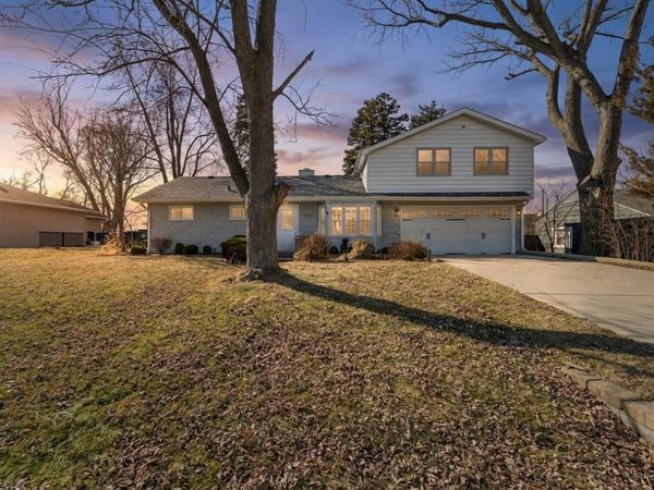 5524 S Bruner Street , Hinsdale, IL 60521