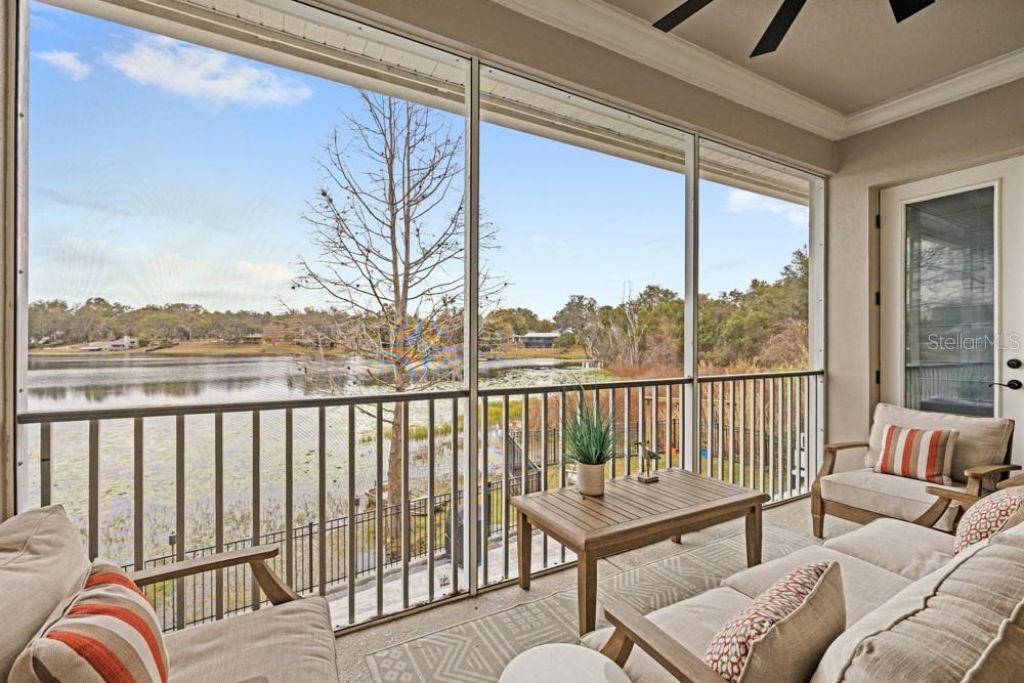 527 W Blue Water Edge Drive, Eustis, FL 32736 Photo