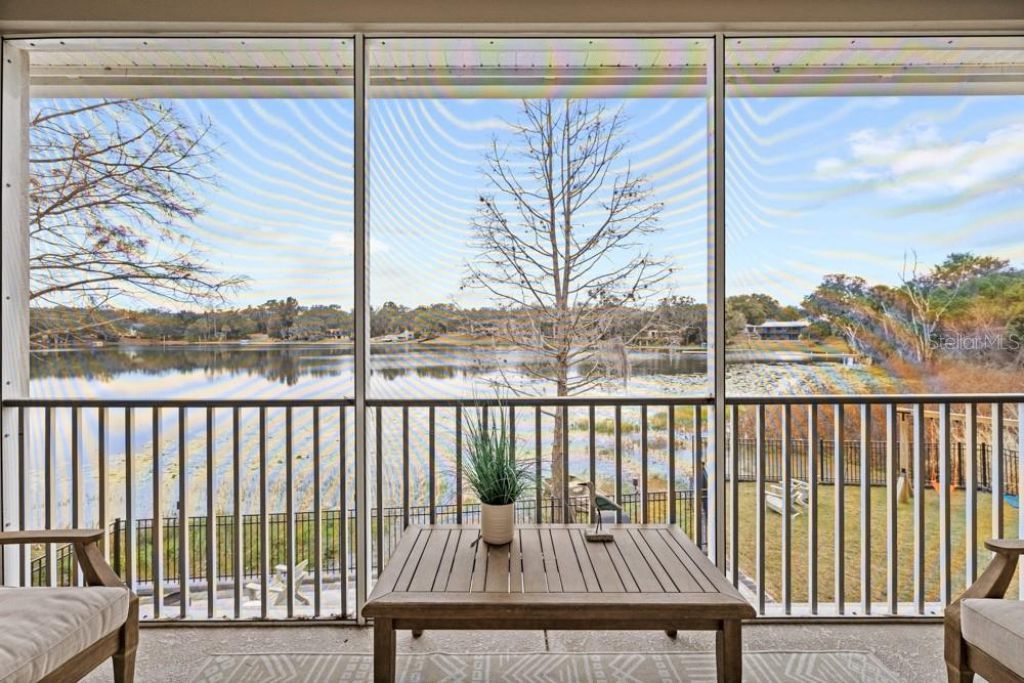 527 W Blue Water Edge Drive, Eustis, FL 32736 Photo