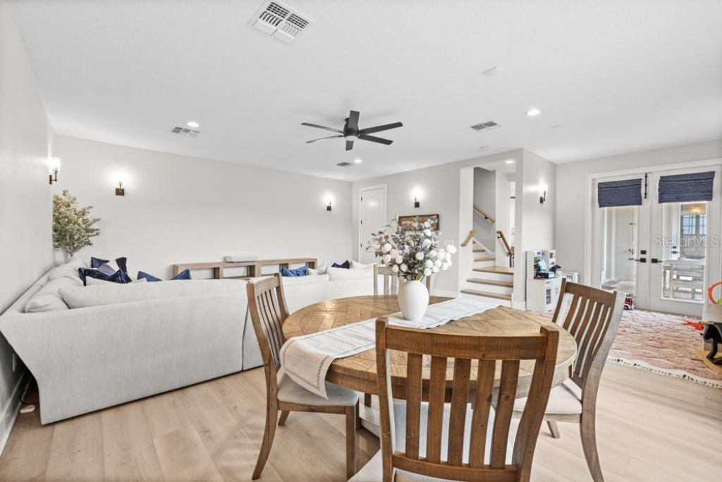 527 W Blue Water Edge Drive, Eustis, FL 32736 Photo