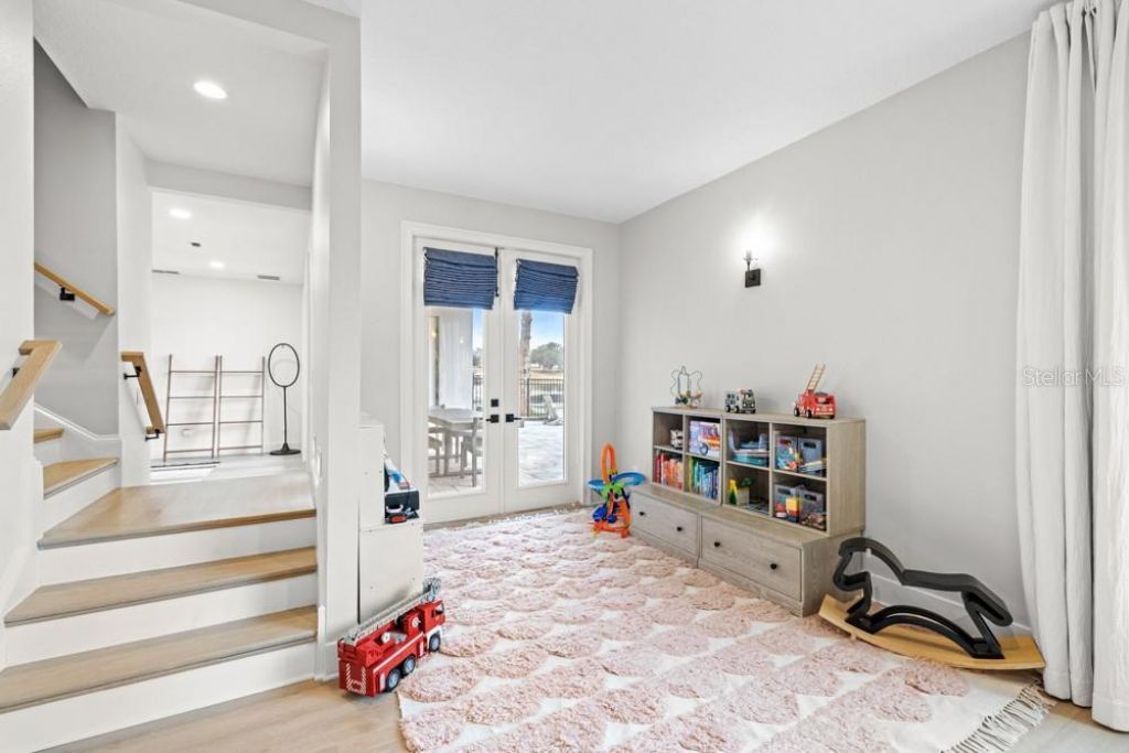 527 W Blue Water Edge Drive, Eustis, FL 32736 Photo