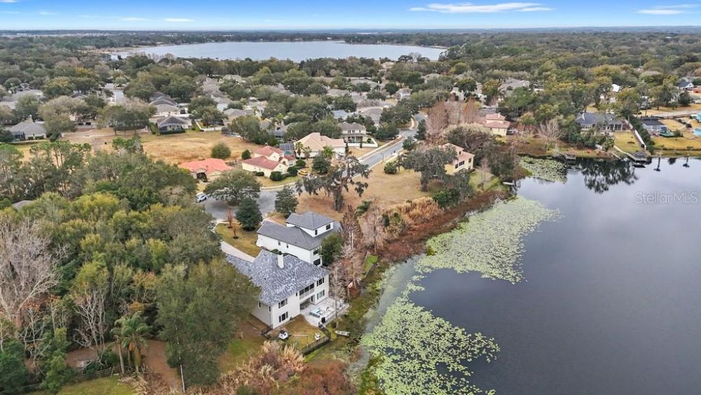 527 W Blue Water Edge Drive, Eustis, FL 32736 Photo