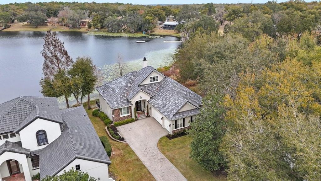 527 W Blue Water Edge Drive, Eustis, FL 32736 Photo