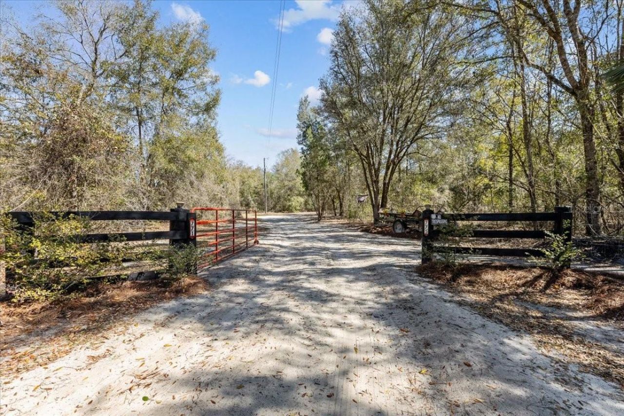 771 & 775 SW Choctaw Avenue, Fort White, FL 32038 Photo