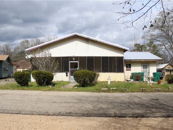 1729 BUND Street , Bogalusa, LA 70427